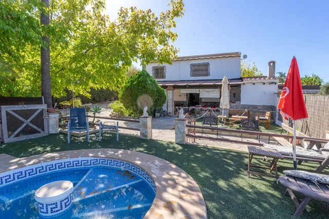 CASA DE CAMPO CON CHIMENEA, PISICINA Y BARBACOA CERCA DEL PU
