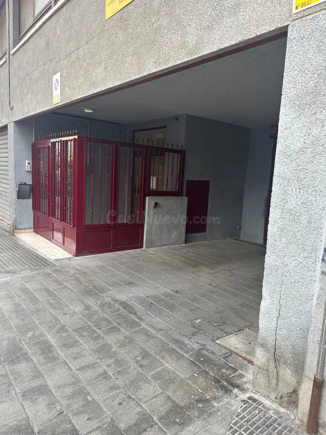 ALQUILER PLAZA DE GARAJE CALLE ROSELLO - foto 2