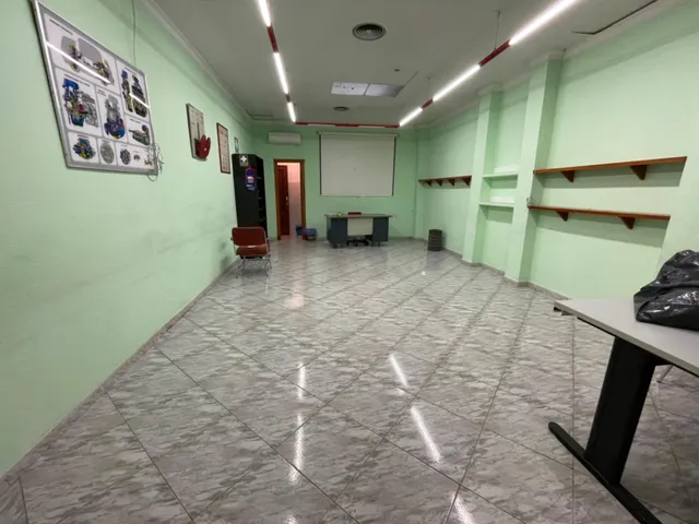 LOCAL DE 240 M2 ACONDICIONADO COMO OFICINA — 3