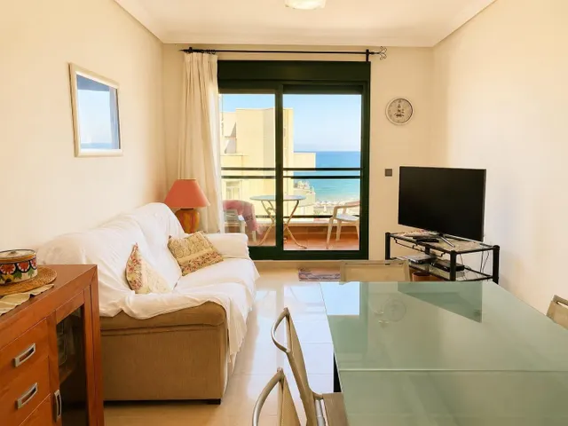 Ático dúplex con vistas frontales al mar y amplio solárium en Guardamar del Segura — 6