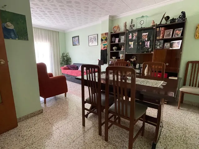 Vivienda con amplio almacén en Amposta – Espacio y versatili