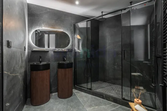 Elegante vivienda reformada de 3 dormitorios en Calle Bailén — 35