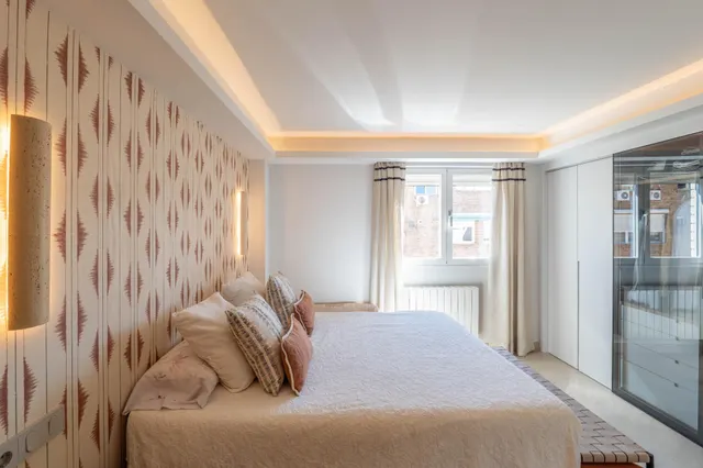 Impresionante Vivienda de Lujo con Diseño Moderno y Comodidades Exclusivas — 29