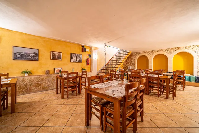 Restaurante de 541m2 en pleno funcionamiento en Maria de la Salud — 4