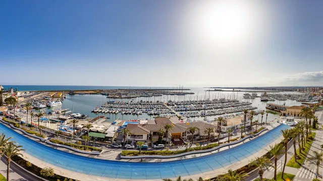 PISO EN TORREVIEJA CERCA DE LA PLAYA DEL CURA — 28