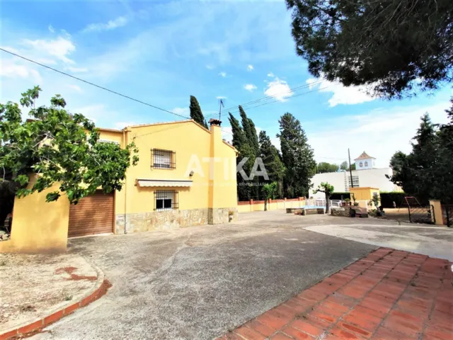 CASA DE CAMPO MUY CERCA DEL CASCO URBANO — 6
