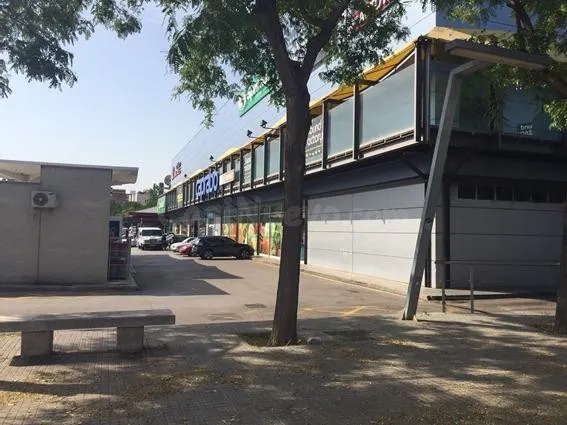 Local en alquiler en el Parque Comercial Atrium – Sant Andre - foto 2
