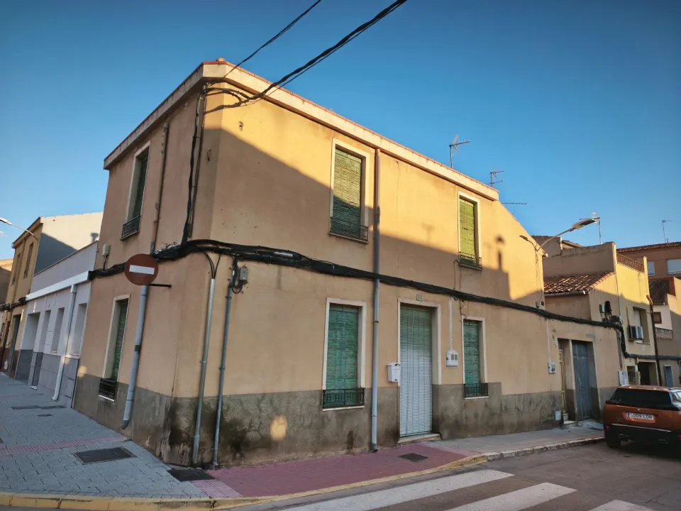 Casa semi reformada en venta