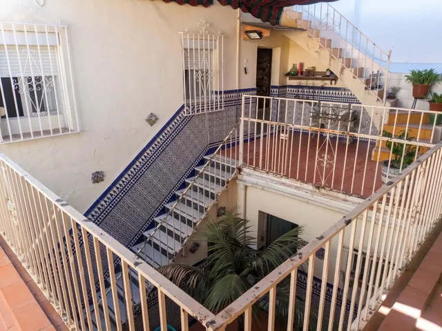 Amplia Casa en Venta en Marchena — 20