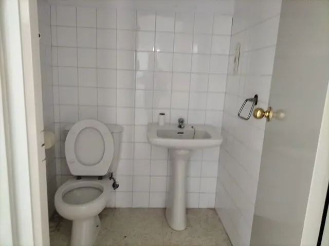Local comercial en venta de procedencia bancaria — 9