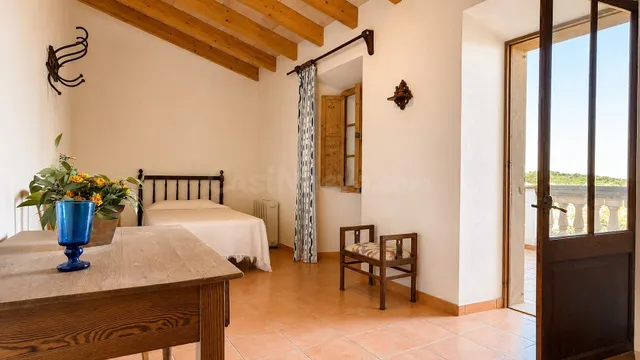 AUTÉNTICA CASA MALLORQUINA CON TERRAZA PRIVADA EN CAIMARI - foto 5