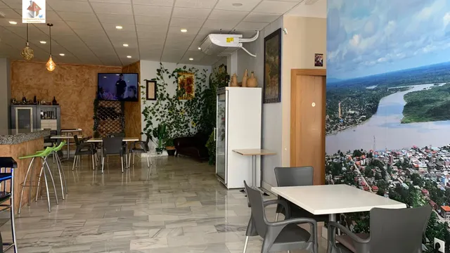 ALQUILER CON TRASPASO DE RESTAURANTE CON GRAN TERRAZA - VALLEGRANDE - SESEÑA — 4
