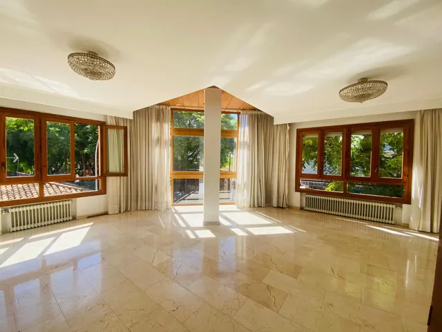 ✨ Amplio piso con gran potencial en Santa Catalina ✨ — 8