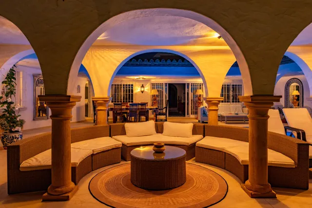 ESPECTACULAR VILLA DE LUJO EN ALQUILER EN 1ª LÍNEA DE PLAYA DE CABOPINO CON MARAVILLOSAS VISTAS AL MAR — 35