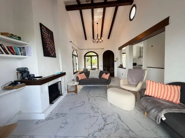 Casa 3 habitaciones 147m² en venta - Villamartín-Las Filipinas — 3