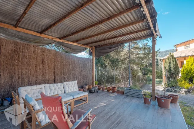 Casa independiente con gran parcela en Sant Quirze Safaja — 8