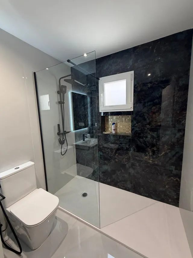VENTA DE ESPECTACULAR CHALET INDEPENDIENTE DE LUJO HACE ESQUINA — 25