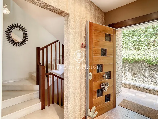 Casa en venta con vistas al mar y licencia turística - foto 3