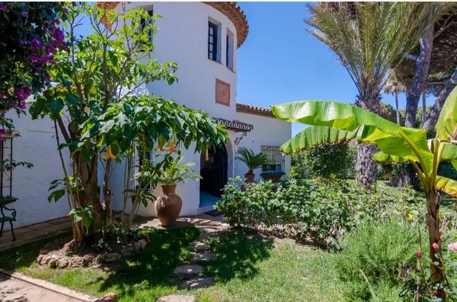 ESPECTACULAR VILLA DE LUJO EN ALQUILER EN 1ª LÍNEA DE PLAYA DE CABOPINO CON MARAVILLOSAS VISTAS AL MAR — 19