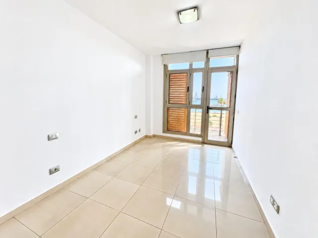 Vistas al mar, balcón y suite principal en León y Castillo — 18