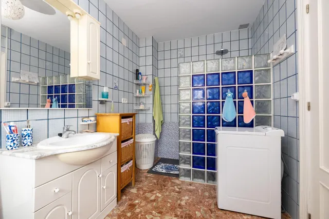 CASA EN PLENO CENTRO DE ARMILLA — 26