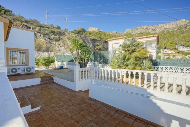Villa 4 habitaciones 264m² en venta - Cucarres — 45