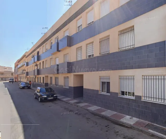 Se vende piso con plaza de garaje en cesión de remate (sin p