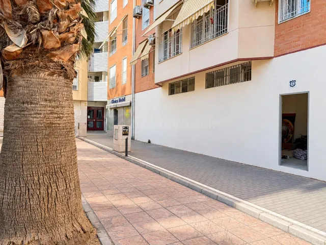 Local comercial en el corazón de Motril - foto 3