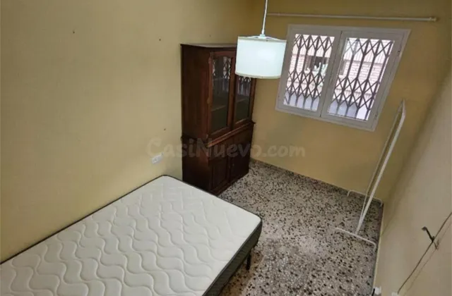 � PISO DE 3 habitaciones PARA ESTUDIANTES – ZONA CALLE CARDE - foto 2