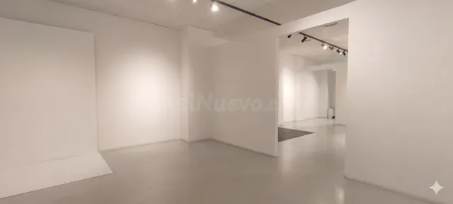 Traspaso de Gran Local Comercial — Valencia Centro -