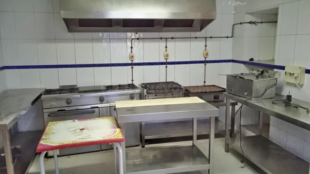 Cafeteria/ Restaurante en cruce de Torre de Santa Maria - foto 5