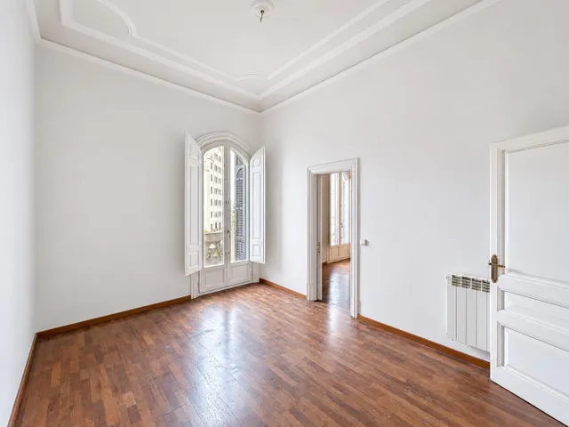 Oficina de 184 m2 con carácter y mucha luz en Passeig de Gràcia — 17