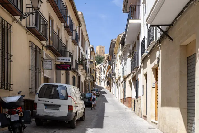 🏠 AMPLIO PISO EN EL CENTRO DE ALCALÁ LA REAL – 190 m2 CON TERRAZA Y OPCIÓN DE GARAJE — 45