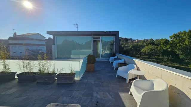 EXCLUSIVA PROPIEDAD CON PISCINA, ASCENSOR Y GRAN GARAJE EN CULLEREDO — 43