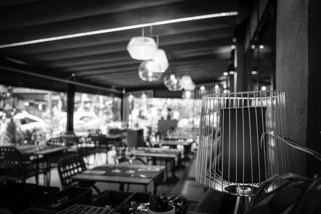 LOCAL COMERCIAL EN TRASPASO  EN SALOU CENTRO EN PLENO FUNCIONAMIENTO — 11