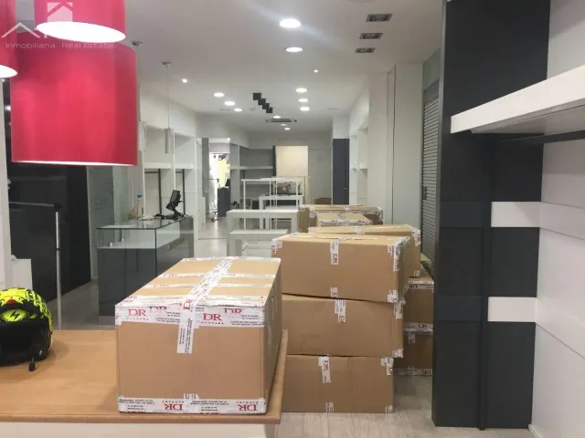 Amplio local comercial en el centro de Gandia — 3
