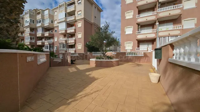 ¡Acogedor apartamento con vistas al mar en Torreblanca, Torrevieja! — 3