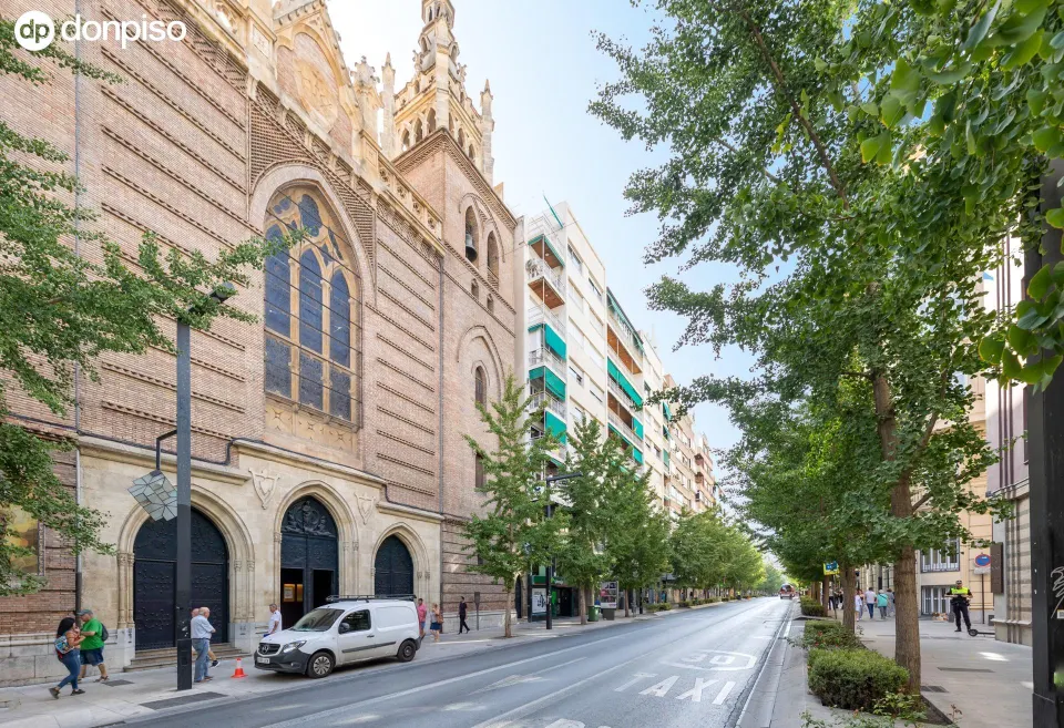 Vivienda de 170 m2 con 5 dormitorios en Gran Vía – Amplia y con gran potencial