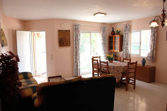 Chalet de 120 m2 con 4 habitaciones dobles y piscina — 12