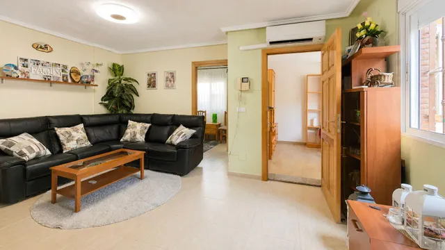 Casa con jardín privado, solárium y gran potencial en Ciudad Quesada — 12