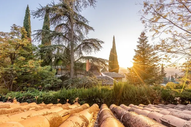chalet independiente con la mejor parcela en la prestigiosa  urbanización de el serrallo — 37