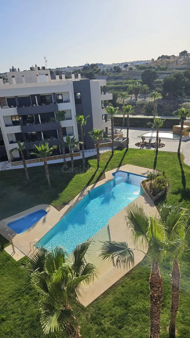 Elegante Apartamento de Lujo Totalmente Amueblado con Piscin
