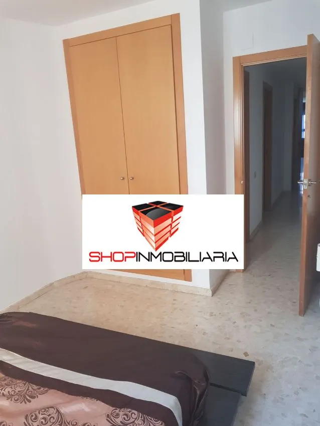SE ALQUILA GRAN PISO EN AV. PESET ALEIXANDRE — 3