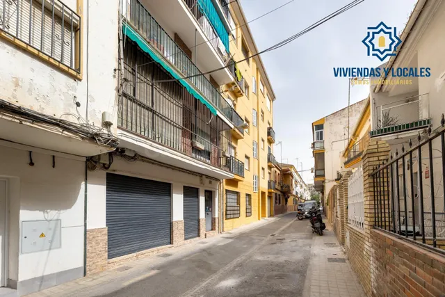 Local Comercial en la Mejor Zona de La Chana