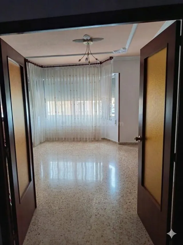 Local comercial y vivienda unifamiliar independiente