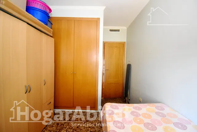 Gran amplitud, excelente luminosidad y precio atractivo en este piso con garaje — 12