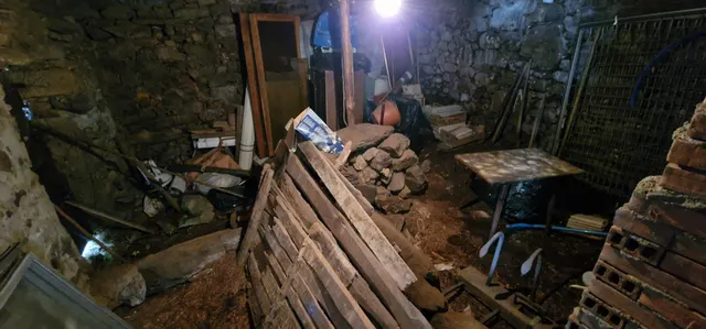 CASA DE PIEDRA CON TERRENO OPARA REFORMAR EN OUTES — 12