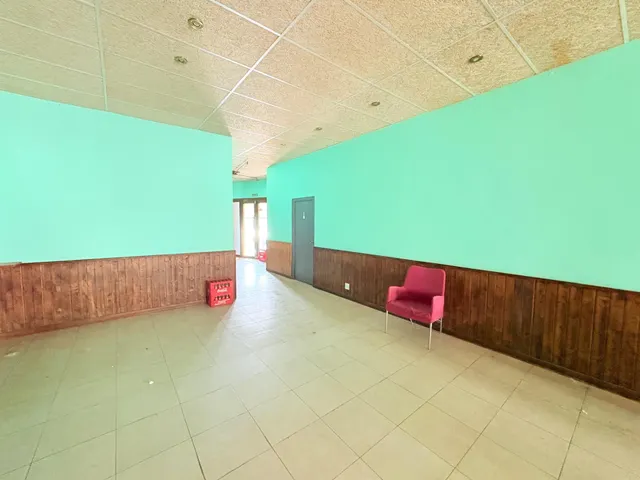 LOCAL ACONDICIONADO EN TORAL DE LOS VADOS - foto 4