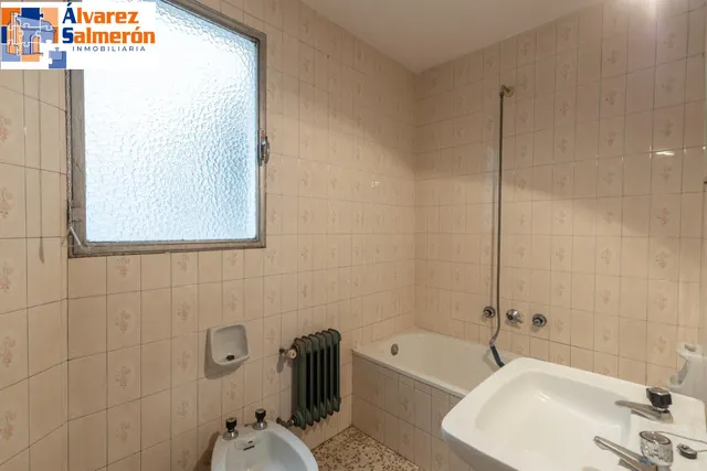 Piso con terraza y gran potencial junto a Camino de Ronda — 20