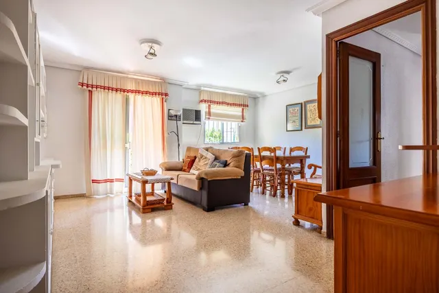Venta de piso en La Macarena, Sevilla - foto 3